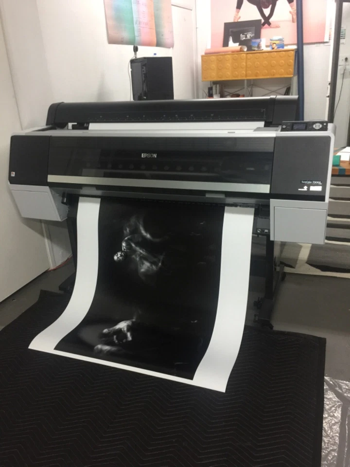 Impresora de inyección de tinta de gran formato Epson P9000 44 pulgadas SureColor excelente estado Foto 3 de 4