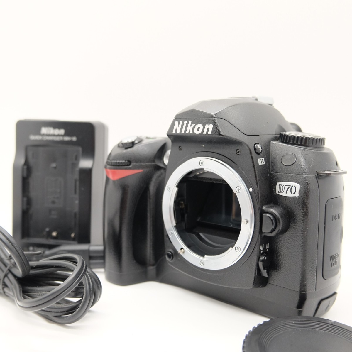 Mint] Nikon D70 Black Only Body 6.1MP Digital Camera W/ Cap Japan