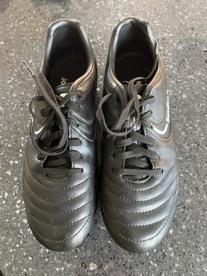 sondico strike studs