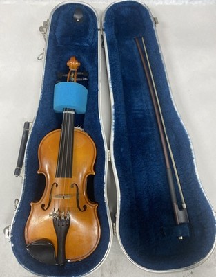 Glaesel VI30E1 Violin/Case/Bow Ser#:D8462 05/98 1/4-Size Antonius Stradivarius