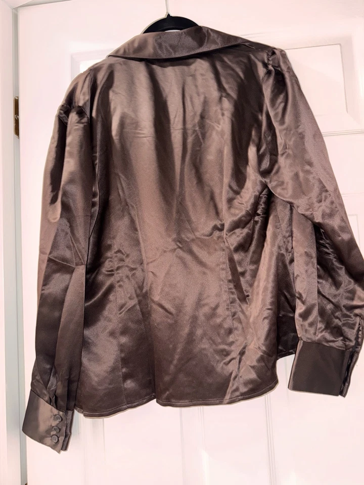 Blusa para mujer marrón satinado con botones talla 12 oficina negocios ropa de trabajo informal Foto 4 de 4