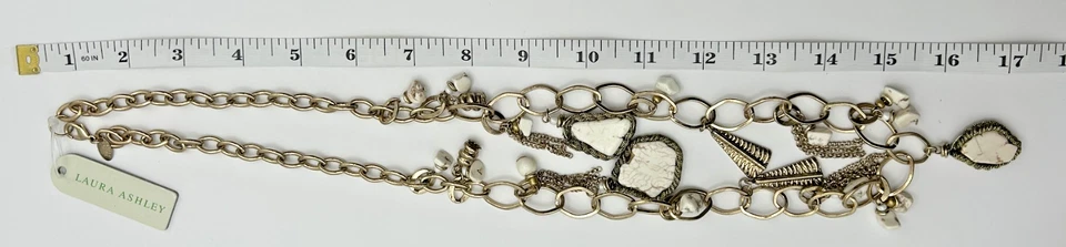 Laura Ashley Long White Turquoise Necklace Signature Tag and Price Tag on Piece Foto 2 de 2
