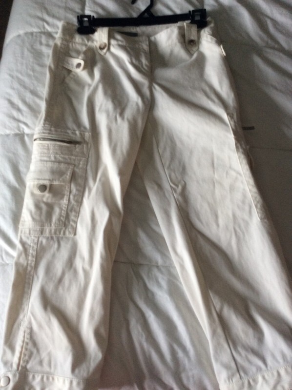 Ann Taylor cream capris size 0 beautiful detail