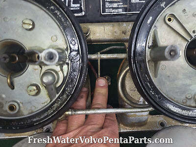 Volvo Penta aq171c Intake manifold and dual Carbs for DOHC 16 Valve Cylinder hea - Picture 11 of 12