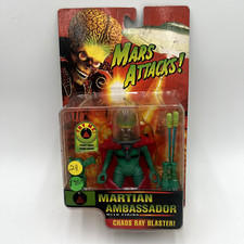 MARS ATTACKS Martian Ambassador w/Firing Chaos Ray Blaster 1996