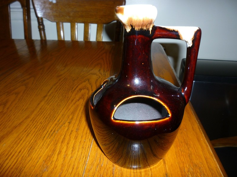 Pfaltzgraff Brown Drip Gourmet Strawberry Planter Jug  - Nice Drip Mark-Pretty!
