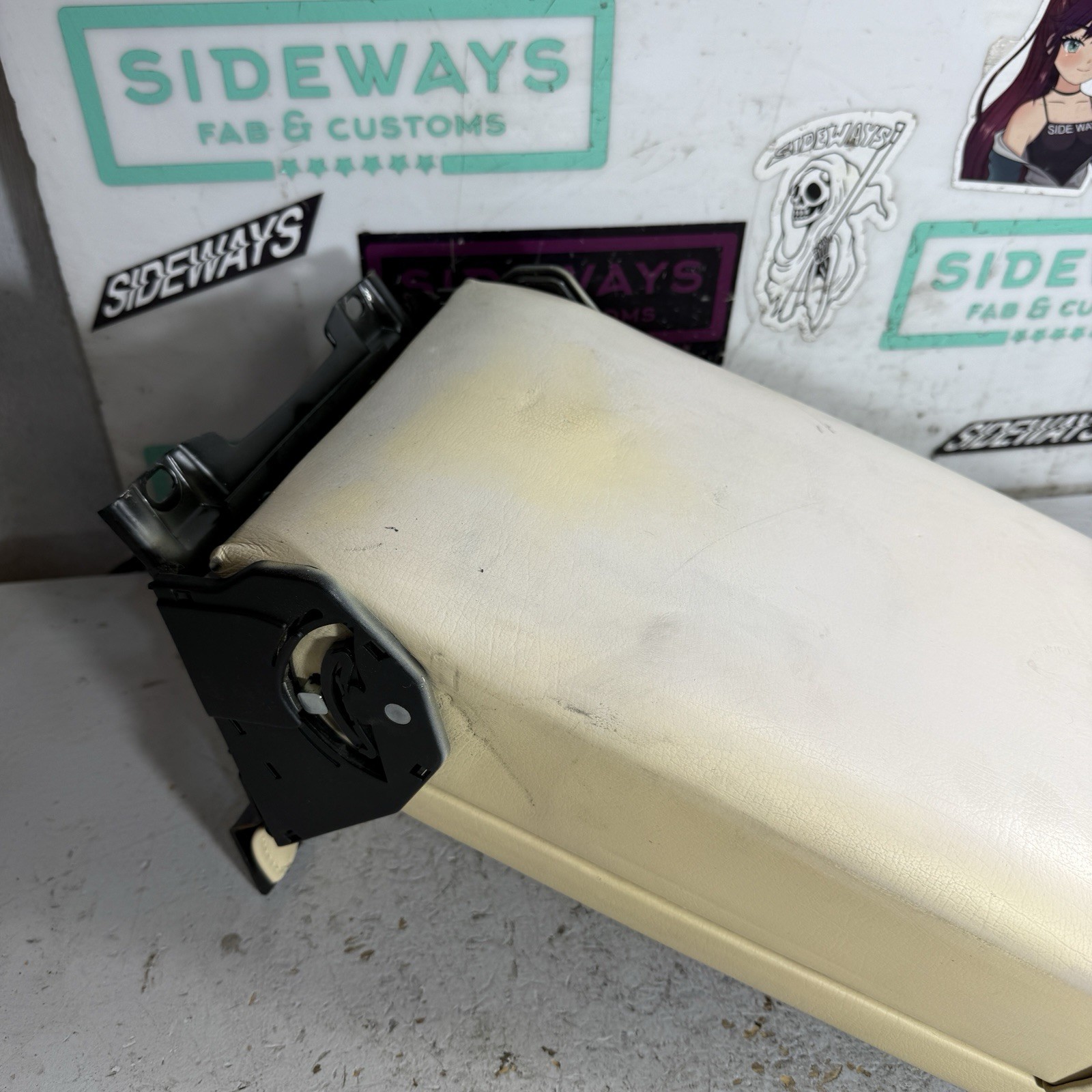 04-08 Maserati Quattroporte Rear Seat Center Armrest M139 Cuoio