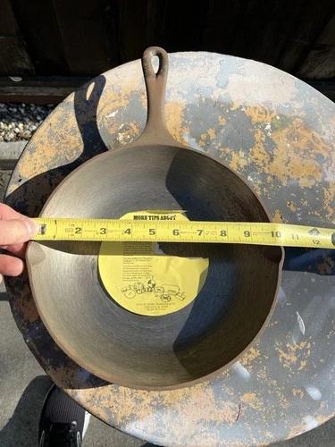 Vintage Sears Roebuck CS H 10” Lodge Cast Iron Skillet w/ Label NOS