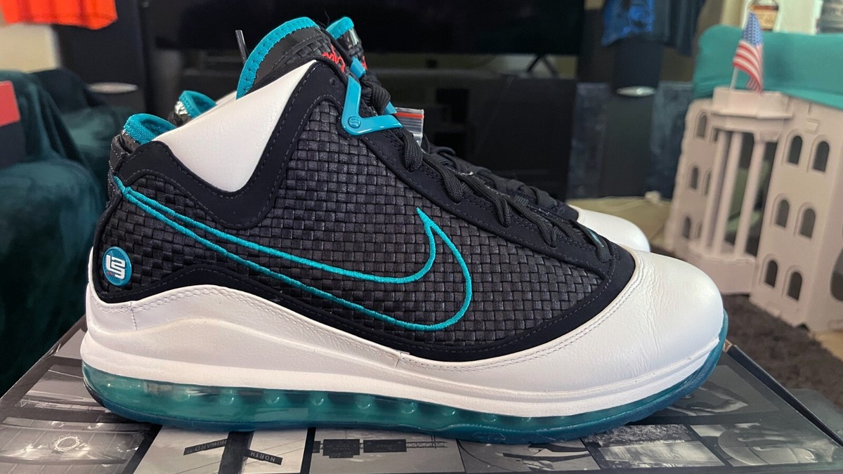 Size 13 Nike Air Max LeBron Retro QS 2019 Red Carpet for sale