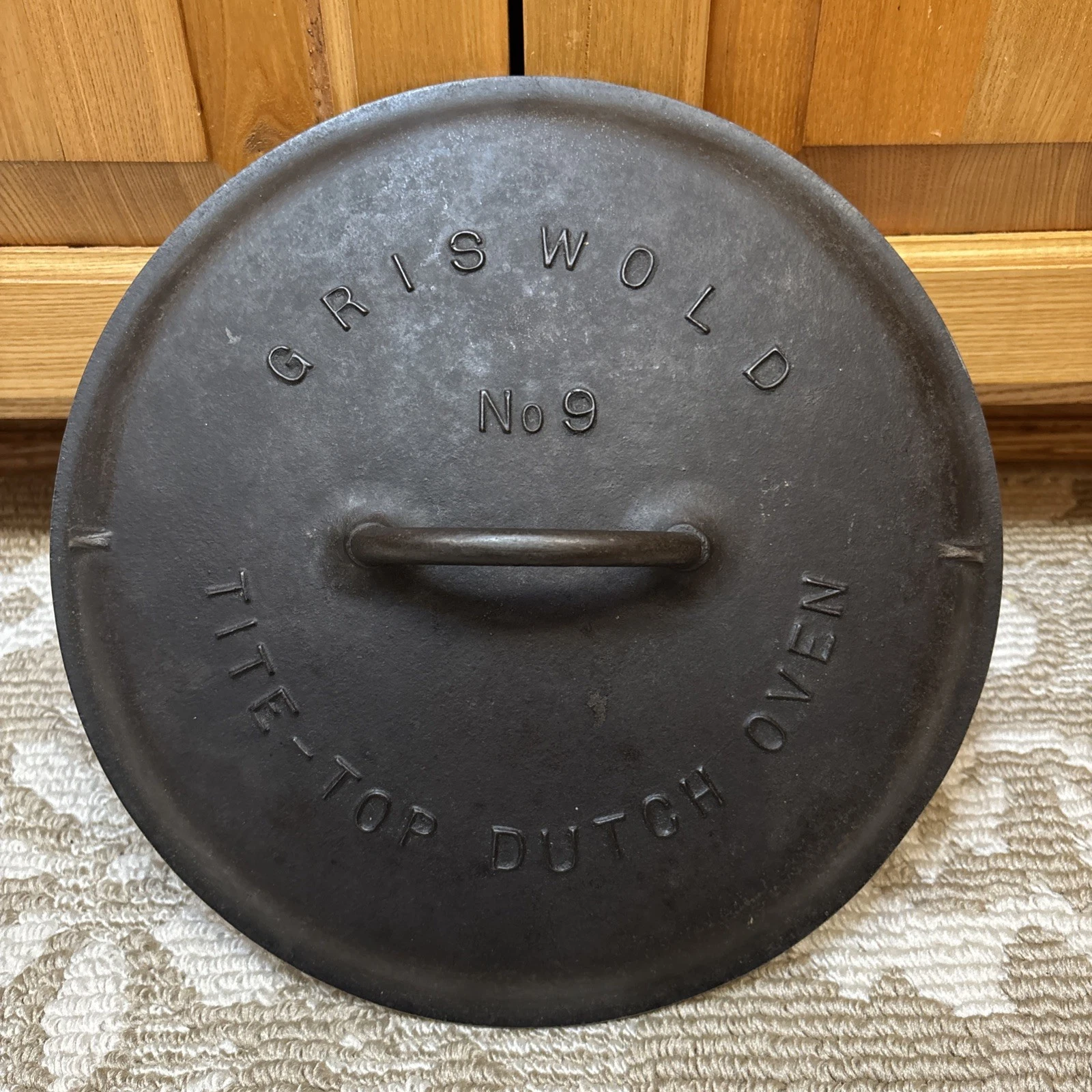 Griswold Cast Iron Dutch Oven No. 9 Lid 1920 Tite-Top