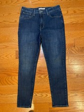 Levi's 721 Women's High-Rise Skinny Jeans Color: Dark Wash 31x28 NWOT