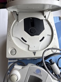 Sega Dreamcast Console HKT-3030 1 Controller And Box