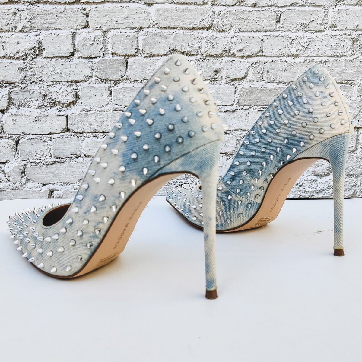 Escarpins Steve Madden - Talon Aiguille 11.5cm, Jeans Clouté Argenté, Pointure 38 - Comme Neuf