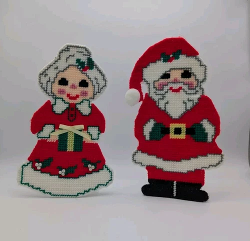 Santa Claus And Mrs Claus Plastic Canvas Yarn Craft Needlecraft Handmade 80s