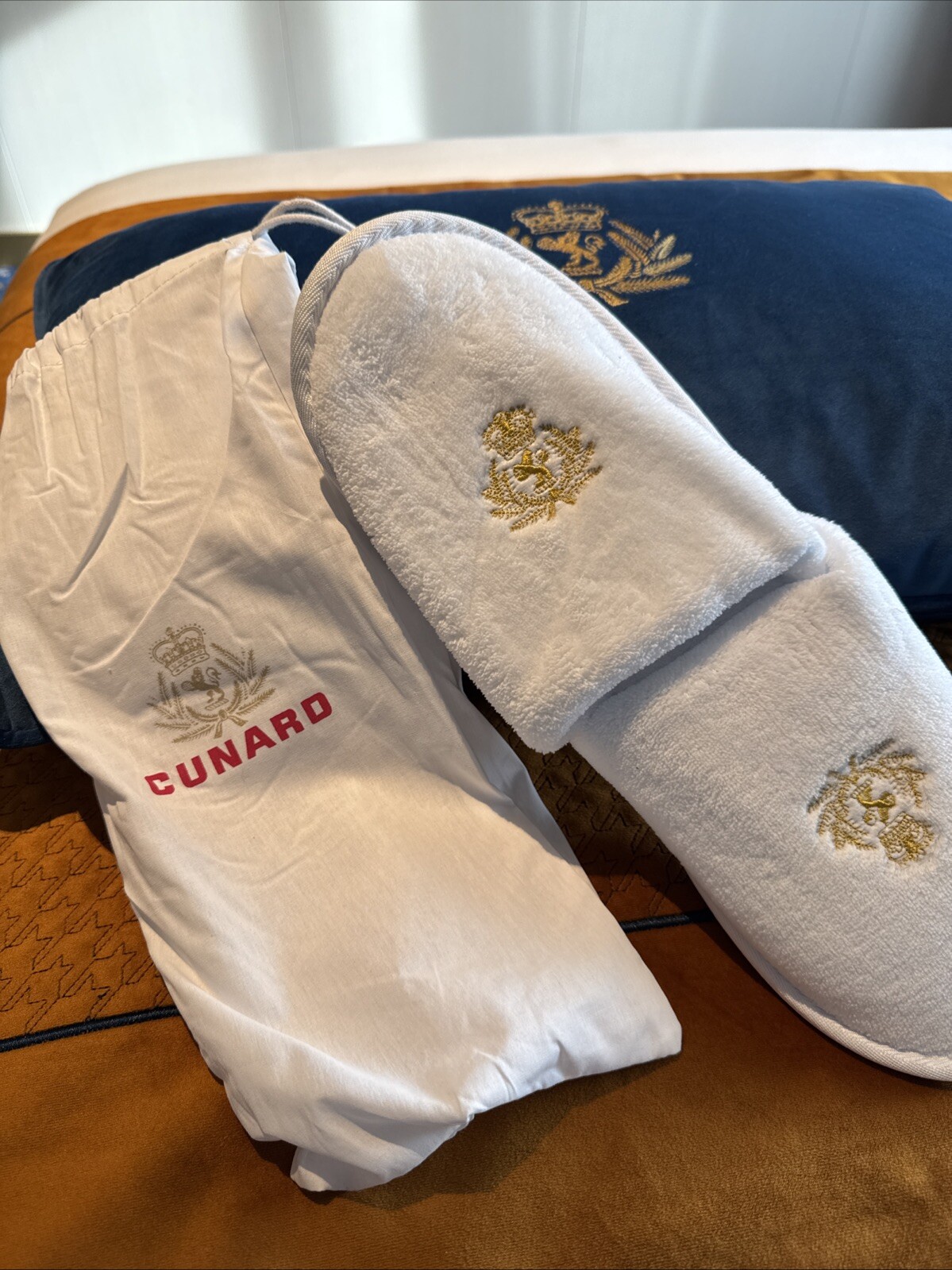 PANTOFOLA D’ORO CUNARD SUPERSOFT G CRESTED SLIPPERS In Cotton Crested Bag From Queen Anne