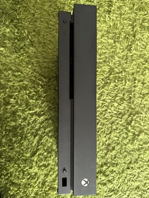 Microsoft Xbox One X Gehäuse Teile Nummer M1008590 und M1008599 Komplett