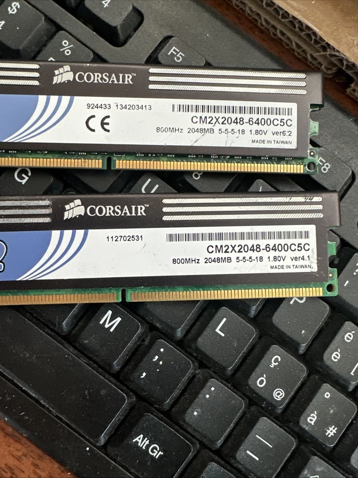 4GB 2x2GB PC2-6400 DDR2-800 CORSAIR CM2X2048-6400C5C XMS2-6400 MEMORY KIT - Immagine 2 di 3