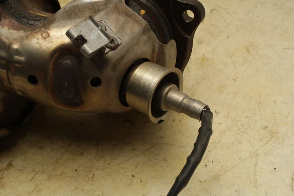 Tubo colector sistema escape delantero 23-25 Kia Sportage Hybrid EX 1,6 L 28500-2MAE0 Foto 3 de 4