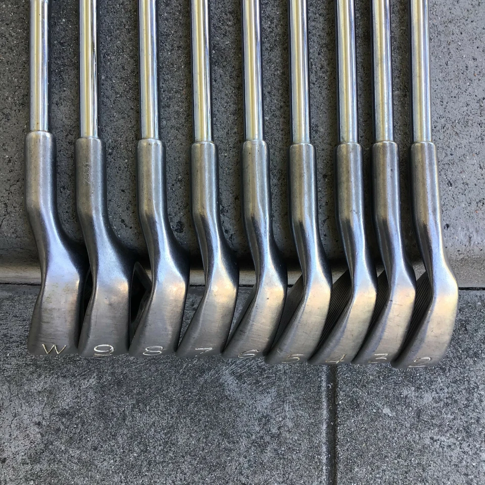 Ping Karsten II 2, 3, 4, 5, 6, 7, 8, 9, W, Kushin Putter, RH,17-4ph, Black Dot - Image 2 of 4