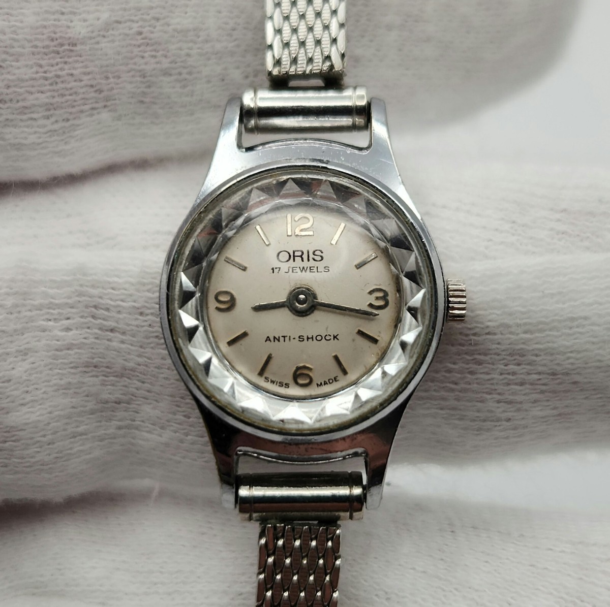 ORIS レギュラータンク　腕時計 シルバー Oris Aquis Date Relief Grey Dial Watch, 43.50