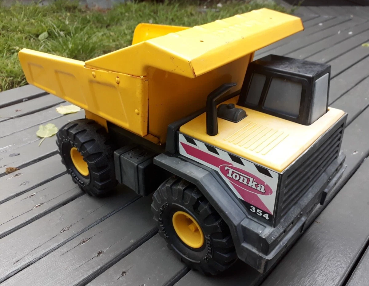 Tonka mighty dump store truck 354