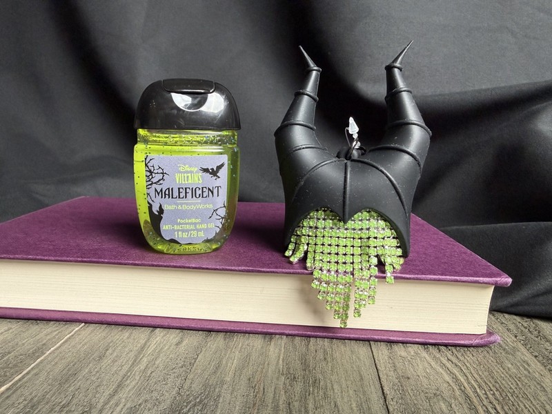 Bath & Body Works Disney Villains Maleficent Pocketbac Holder & Hand Sanitizer