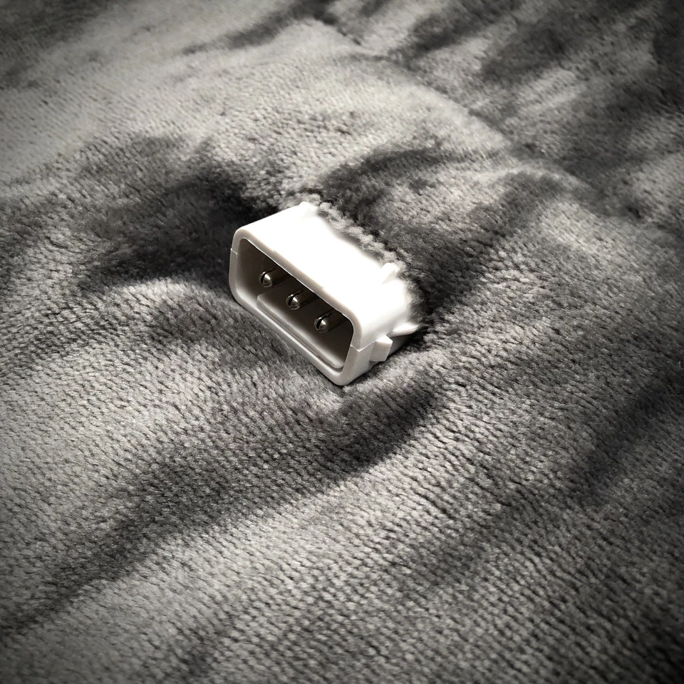 SUNBEAM HEATED ELECTRIC BLANKET - Royal Luxe Velvet Microplush Fleece Full Gray - Image 4 of 4