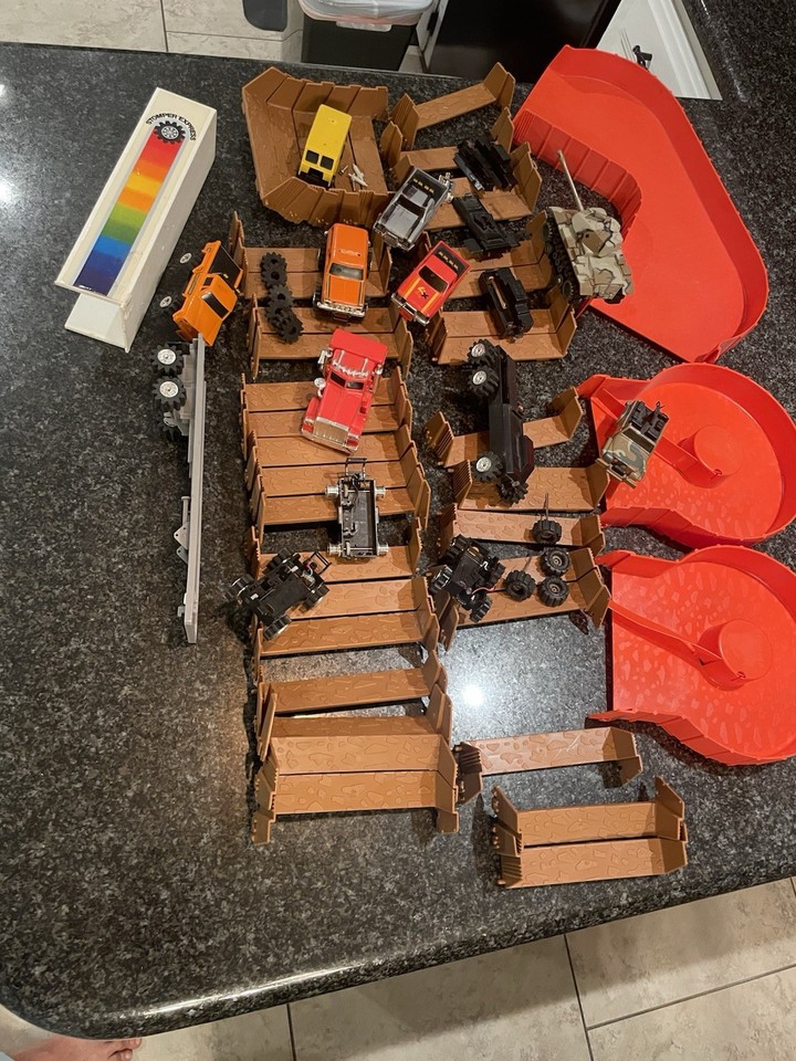 Jouets Stomper Revell Rares, Sans 4x4, Avec Piste, état D'occasion (voir Photos)