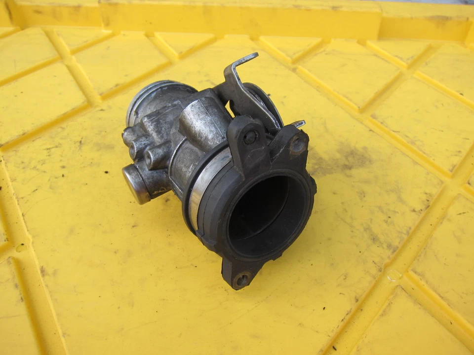 BMW R1100 RT-P R1100R 2001 carrocería del acelerador OEM Foto 2 de 4