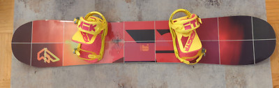 Damen Snowboard von Fanatic Lila/Pink mit Bindungen von Nikita