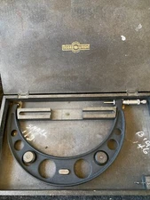 Moore & Wright Outside Micrometer 10-11"