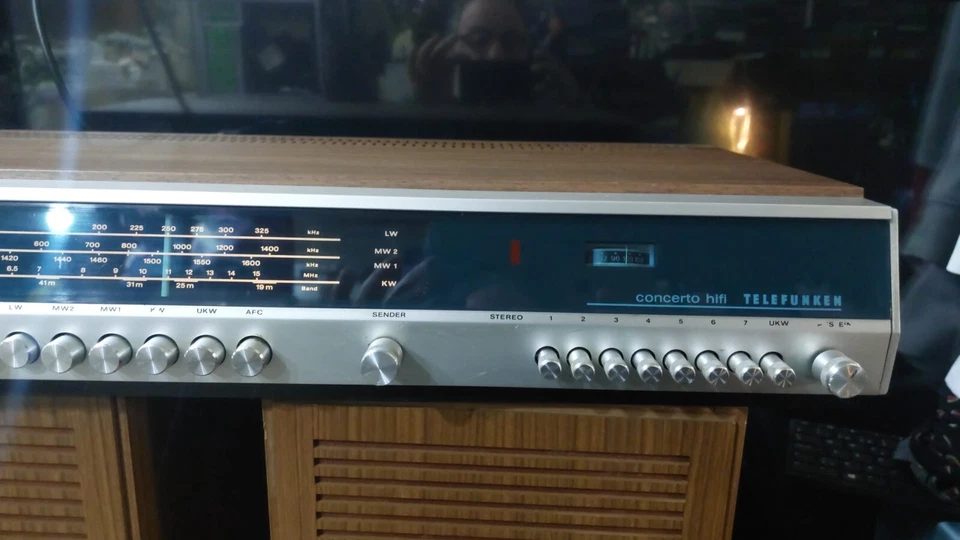 Stereo vintage FM-Radio Telefunken Concerto 101 HiFi - Immagine 2 di 4