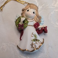 Precious Moments Angel Holding Wreath Christmas Ornament Tree Trimming