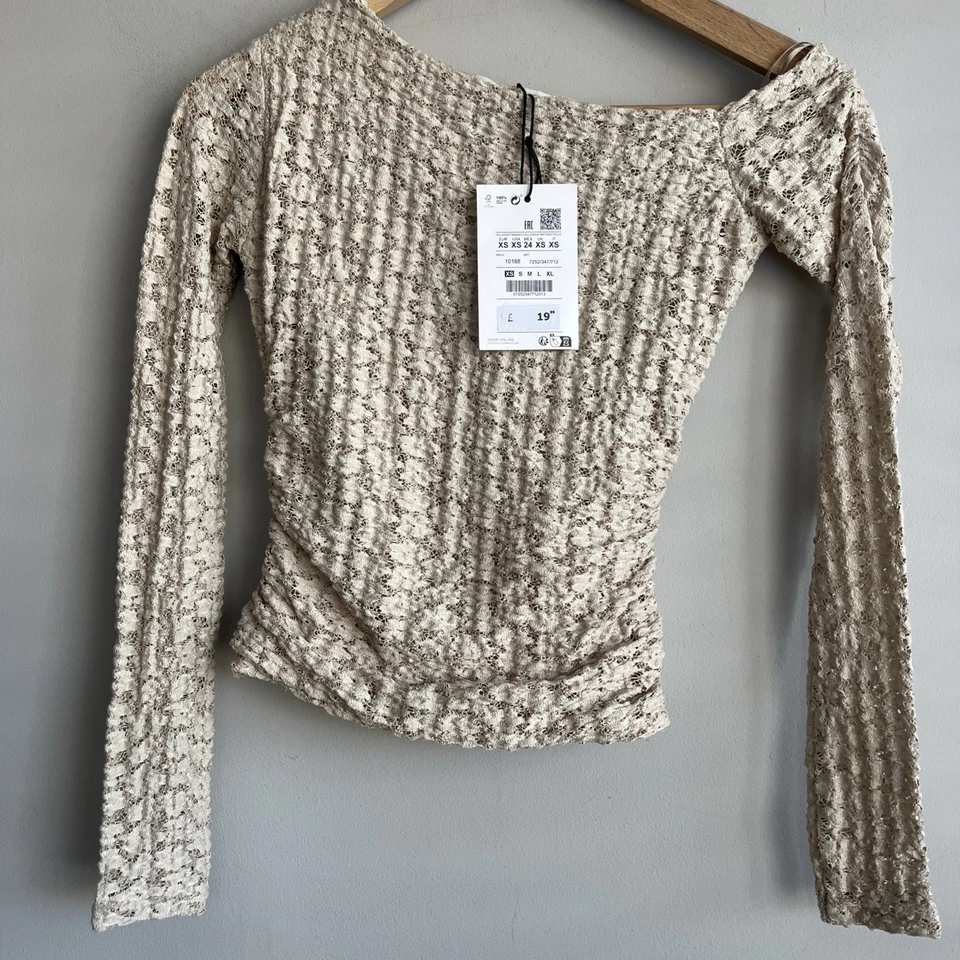 Pull & Bear Beige Lace Long Sleeve Gathered Sides Top UK XS BNWT RRP £19.99 — 第 2/4 张图片