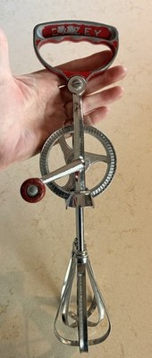 Vintage DAZEY Model 810 Red Hand Mixer Egg Beater Heavy Duty Adjustable Handle