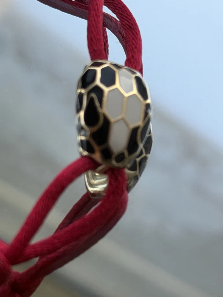 Pulsera Bulgari Roja con Cuentas Blanco y Negro Foto 3 de 4