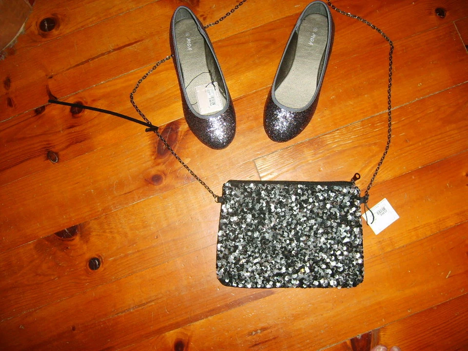 UNE pochette de soiree sac bandouliere NEUVe AV etiquett IDEAL CEREMONI E CADEAU - Photo 1/1