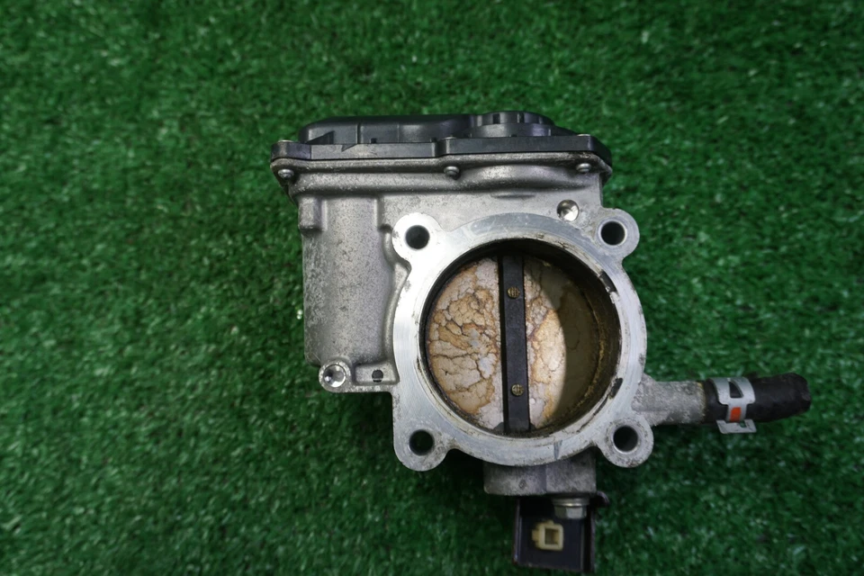 Toyota RAV 4 2010 2,5 carrocería del acelerador OEM 2203036010 Foto 3 de 4