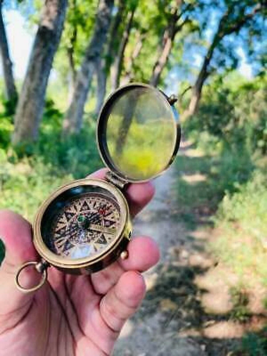 Nautical Antique Brass The Chess Maker 6th Century AD Compass With Leather  Case