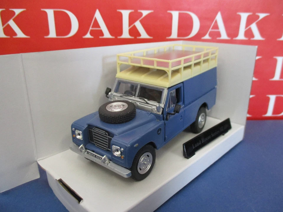 Die cast 1/43 Modellino Auto Land Rover Series III 109 con portapacchi Cararama - Immagine 2 di 4