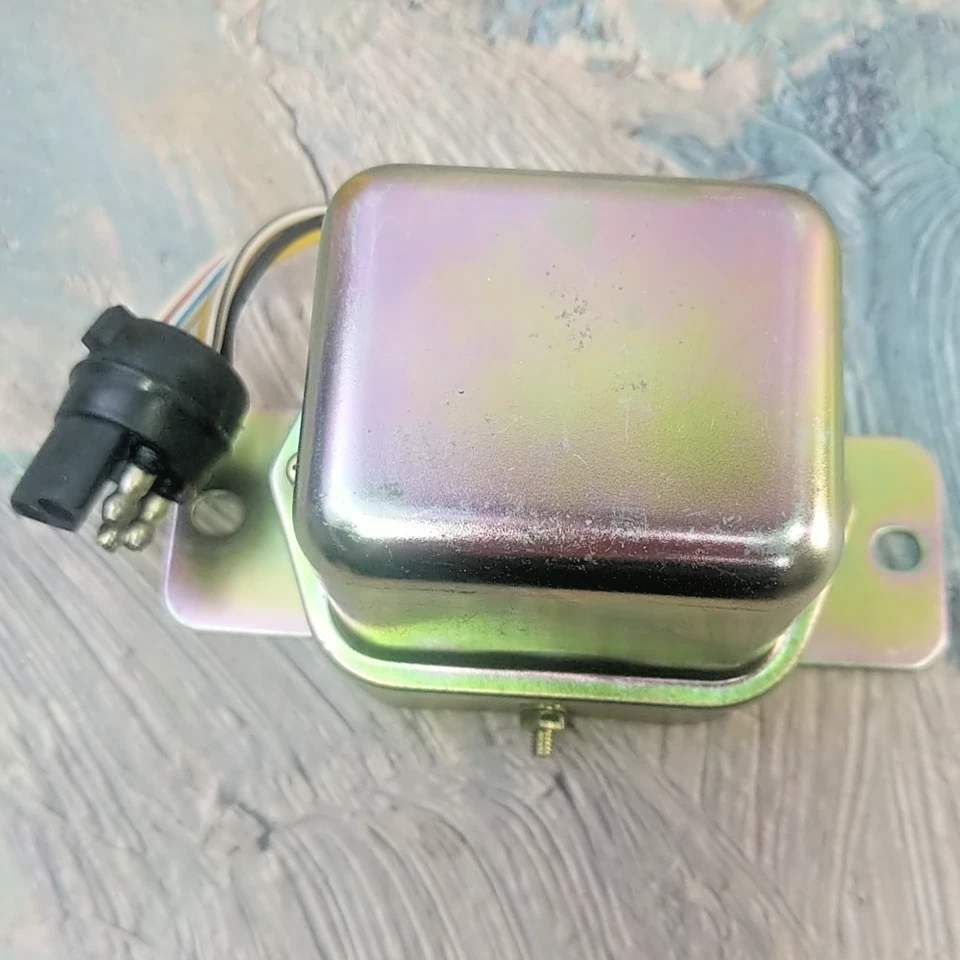 Regulador de voltaje Bosch 30503 para camioneta Nissan 1976 International Scout II 12v Foto 4 de 4