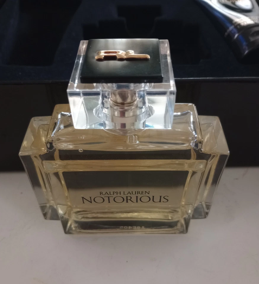 Ralph Lauren Notorious Set de Regalo 2.5 fl oz EDP Spray y Loción Corporal (Falta s/g) Foto 2 de 4