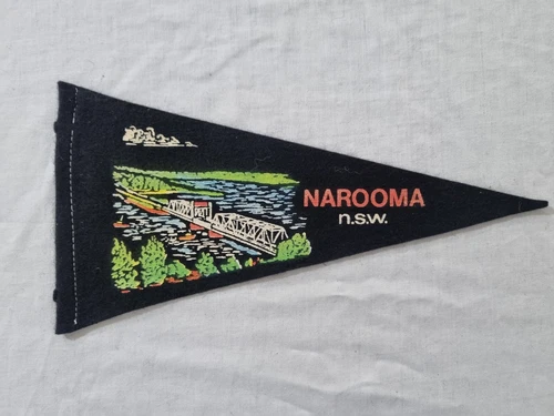 Vintage Souvenir Felt Cloth Pennant Flag - Narooma NSW - Picture 2 of 3