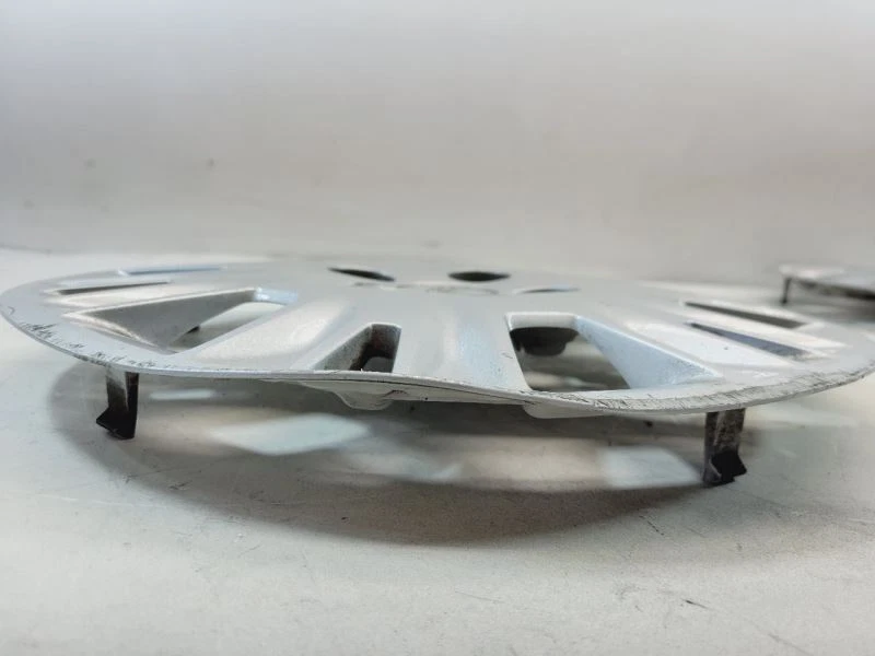 Ford Fiesta 2014 2015 2016 2017 2018 2019 tapacubos central tapacubos 15" Foto 4 de 4