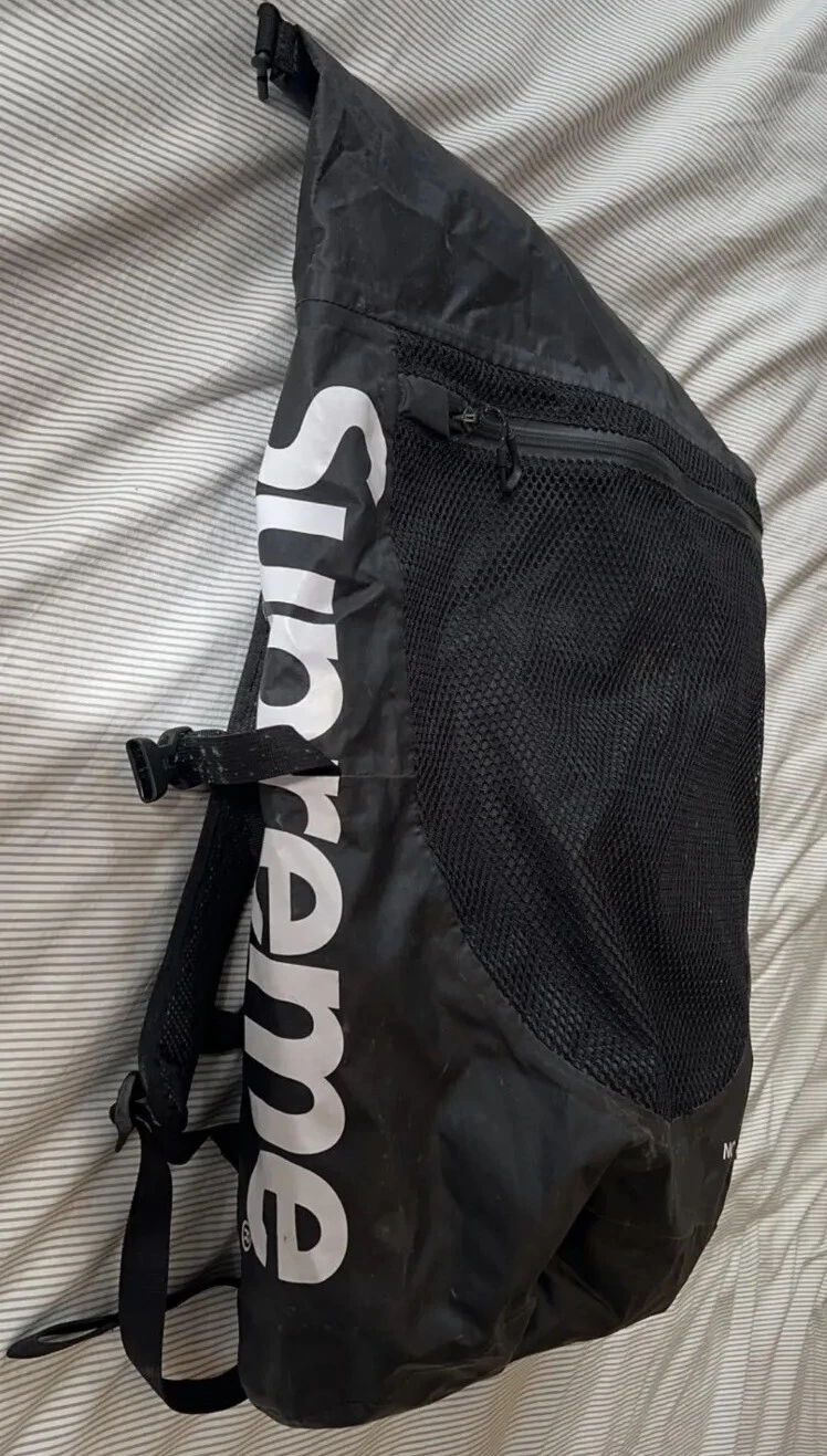 Sac à dos imperméable SS17 Supreme x The North Face noir sac TNF