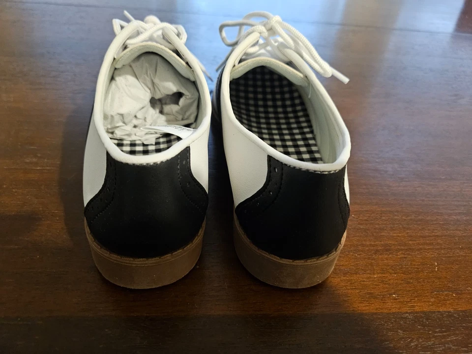 Sapatos Oxford Feminino Predictions 7 Estilo Vintage Preto e Branco com Cadarço - Imagem 3 de 4