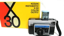 VINTAGE 1970s KODAK INSTAMATIC X-30 CAMERA w/ UNUSED CUBE AND BOX
