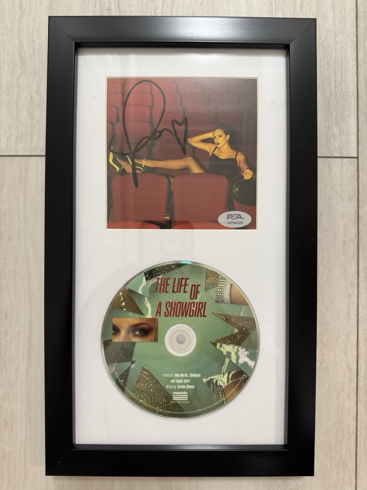 FRAMED SIGNED TAYLOR SWIFT LIFE OF A SHOWGIRL RED PHOTO CD PSA DNA COA AUTOGRAPH