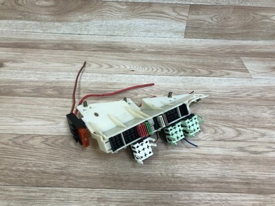 BMW OEM E39 528 530 540 M5 REAR TRUNK DISTRIBUTION FUSE BOX RELAY 97-03 4