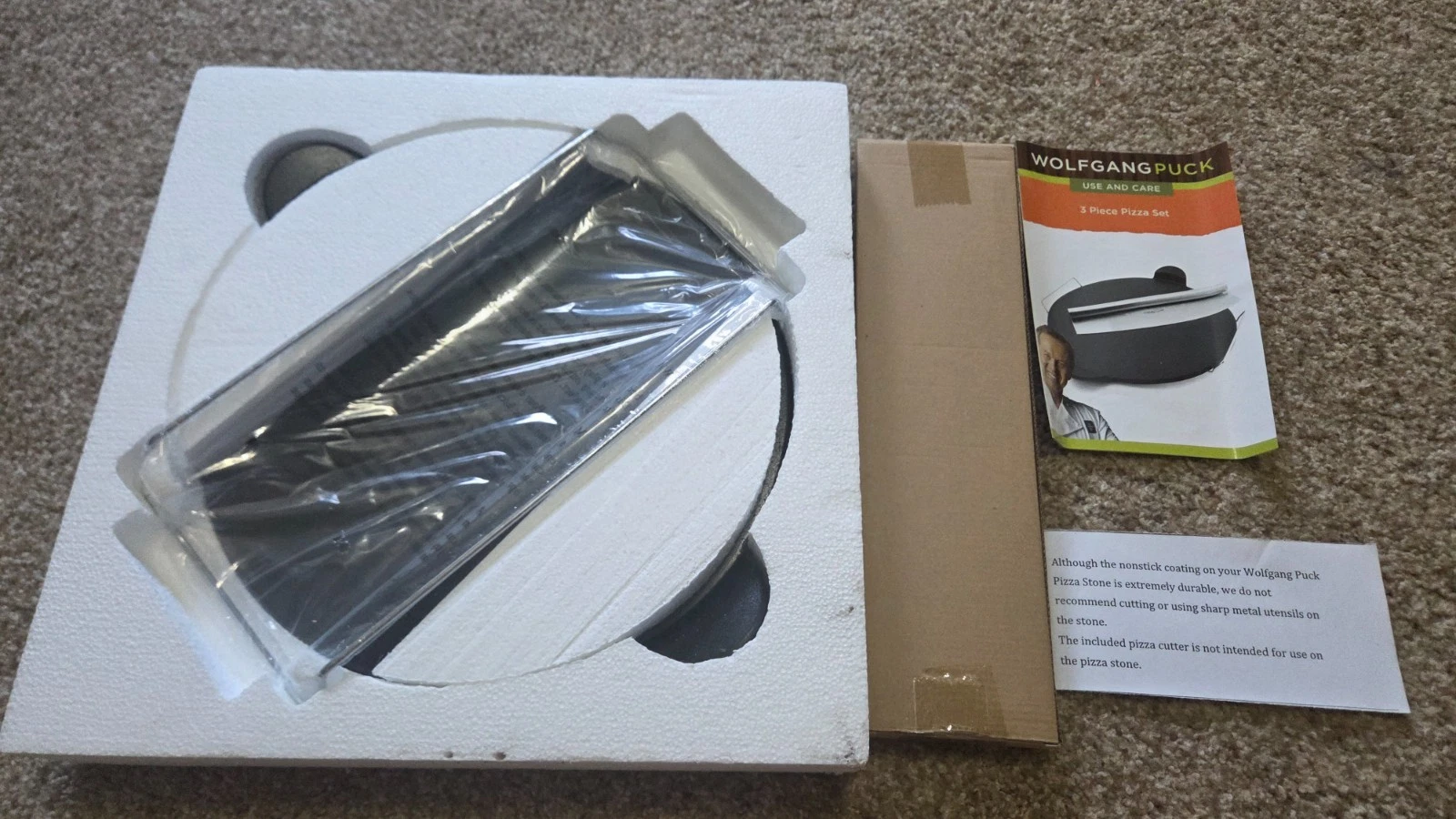 Wolfgang Puck 3pcs Pizza Stone Set WP3PIZ0812 Baking Oven Grill, New - Open Box
Opens in a new windo